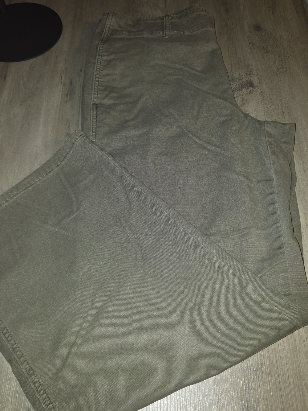 a.n.a Low Rise Slouchy Chino Pants Size 12 Olive Green Wide Leg Stretch